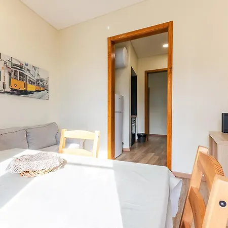 Alfama The And The River Daire *